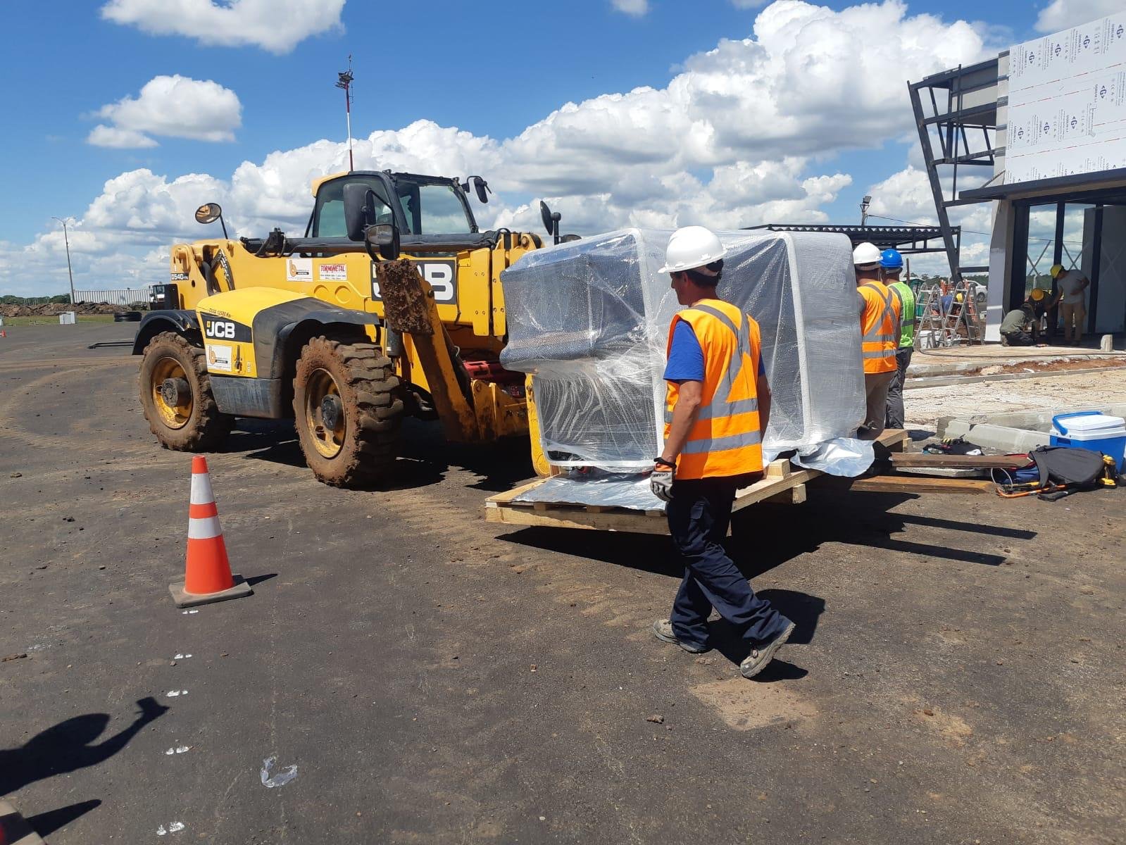 Descarga e instalación especializada de equipamiento Rapiscan, imagen 5 de 6